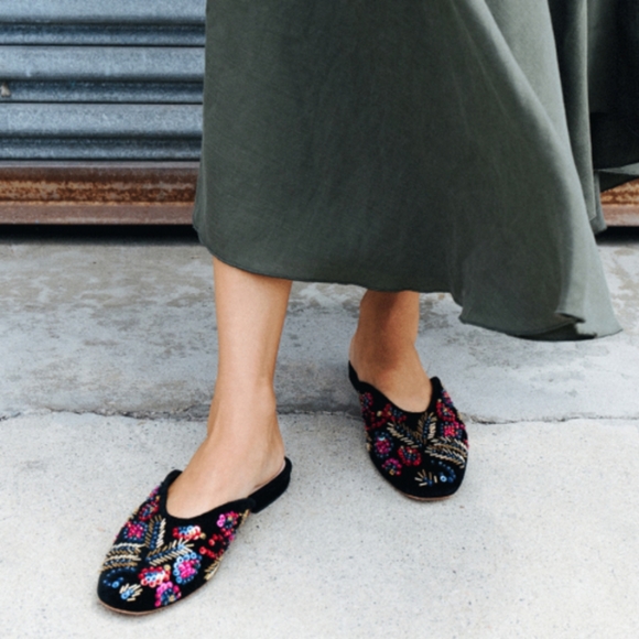 NIB Loeffler Randall Women's Quinn Velvet Embellished Slide Mule, 9, $395 - Picture 4 of 7